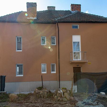 Navial Hotel Габрово Екстериор снимка