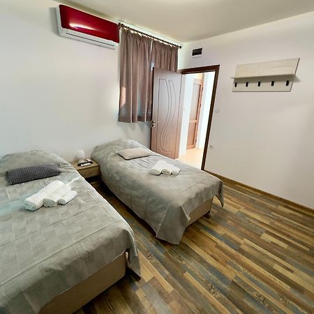 Navial Hotel Габрово Екстериор снимка