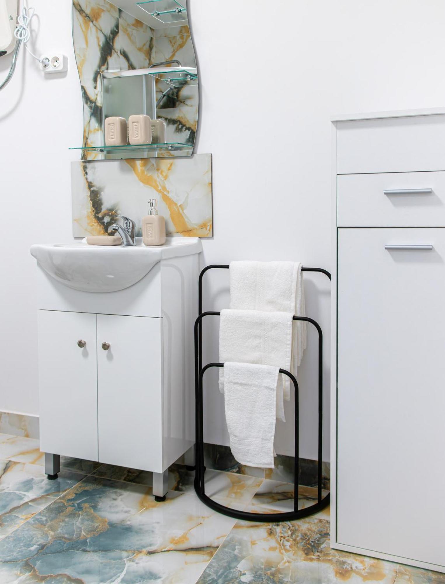 Navial Hotel Габрово Екстериор снимка